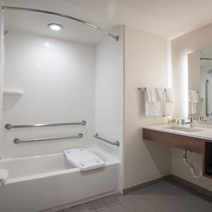 Standard King Room Mobility Accessible Tub